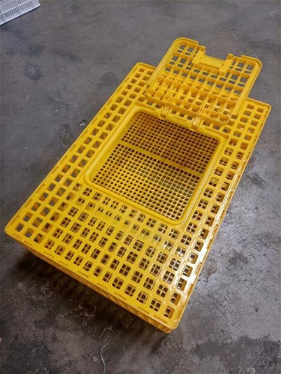 Apgriežams plastmasas vistas kaste ar vāku